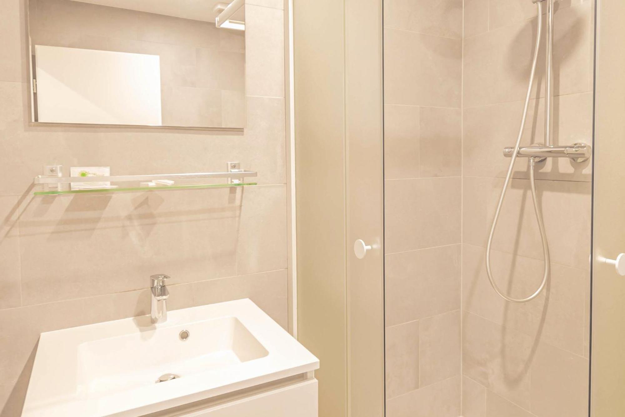 Esplanade Hotel Дикирх Стая снимка